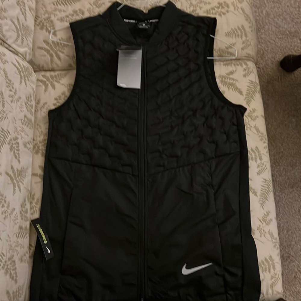 NIKE Aeroloft Size small Style #: 928501-010 NWT